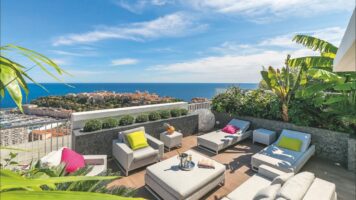 FOR SALE – MONEGHETTI – SKYLINE PENTHOUSE WITH PAN..