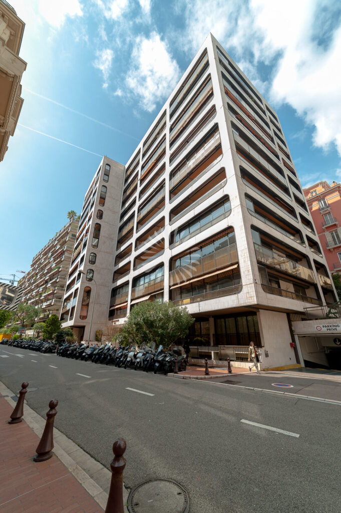 FOR SALE – CARRÉ D’OR – DOUBLE PARKING SPACE

Pric..