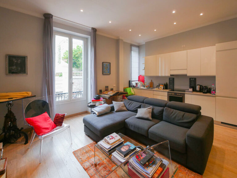 FOR SALE – MONTE-CARLO – MIXED-USE 1-BEDROOM APART..