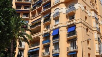 FOR SALE – MONEGHETTI – FULLY RENOVATED PENTHOUSE ..