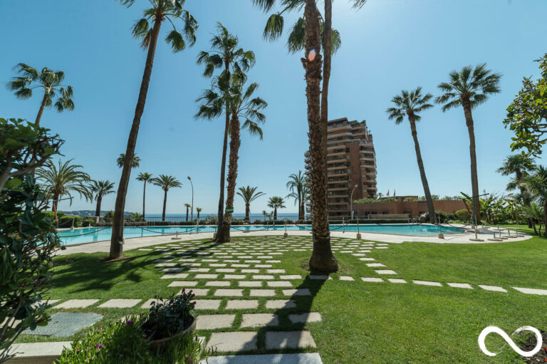 FOR SALE – LA ROUSSE – FAMILY 4-BEDROOM IN PARC SA..