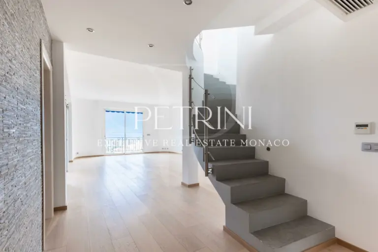 FOR SALE – MAGNIFICENT PENTHOUSE WITH SEA VIEW – L..