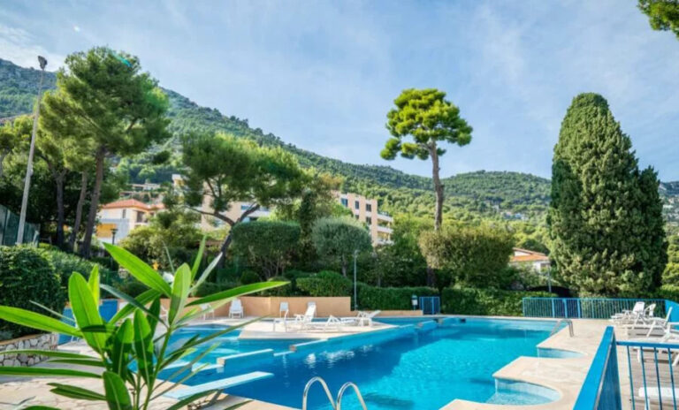 FOR SALE – JARDIN EXOTIQUE – 2-ROOM APARTMENT WITH..