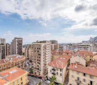 FOR SALE – CARRÉ D’OR – RENOVATED 2-BEDROOM APARTM..