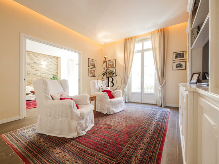 FOR SALE – MONTE-CARLO – RENOVATED 3-BEDROOM UNDER..