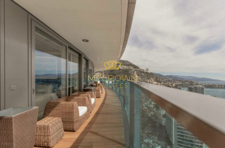 FOR SALE – TOUR ODÉON – EXCEPTIONAL 4-BEDROOM WITH..