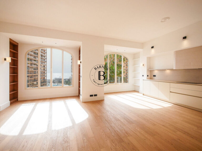 FOR SALE – MONTE-CARLO – FULLY RENOVATED 3-BEDROOM..