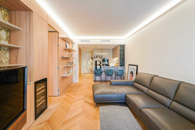 FOR SALE – FONTVIEILLE – RENOVATED 2/3-ROOM APARTM..