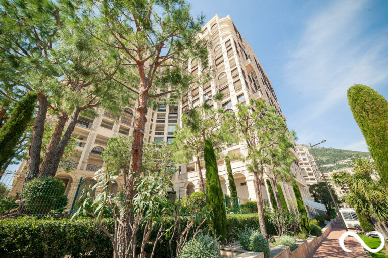 FOR SALE – FONTVIEILLE – PANORAMIC SEA VIEW APARTM..