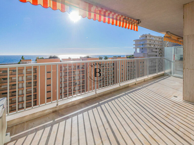 FOR SALE – LA ROUSSE – SEA VIEW 2-BEDROOM FLAT WIT..