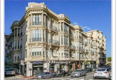 FOR SALE – MONTE-CARLO – FULLY RENOVATED 3/4 ROOM ..