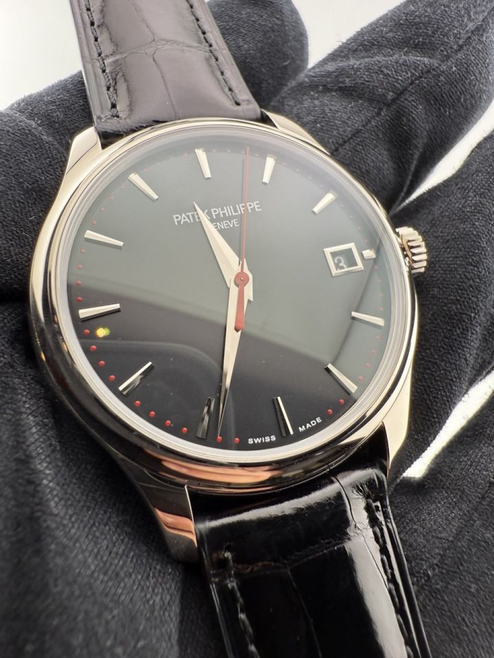 Patek Philippe Calatrava – Special Order
Model: 52..