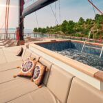 13_Anetta_Exterior_Sundeck_Jacuzzi_YachtIN_psvyxr