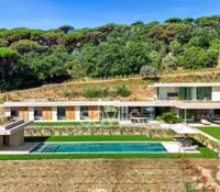Contemporary Villa with Exceptional Views – Sea and Countryside – Near Pampelonne and L’Escalet