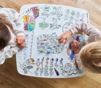 Coloritable – L’Atelier des Artistes

Turn playtim..