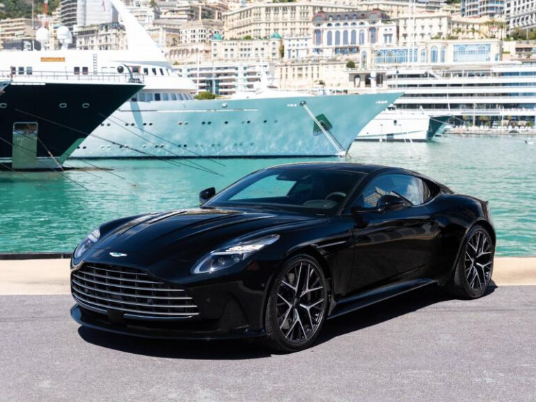 ASTON MARTIN DB12 V8 4.0 680HP BVA8
Price: €265,00..