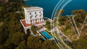 Prestigious Waterfront Villa with Panoramic Sea Views near Monaco