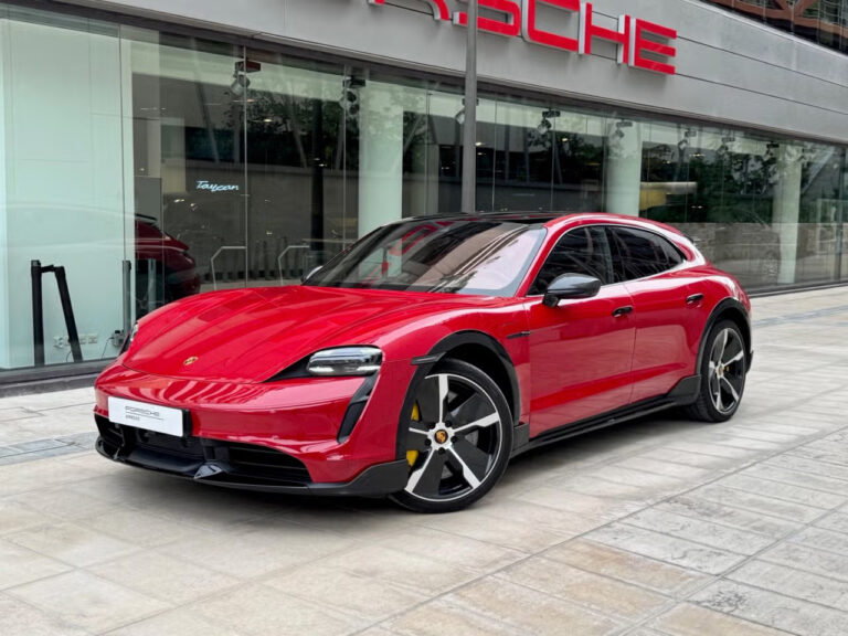 PORSCHE TAYCAN TURBO S CROSS TURISMO

Price: €105,..