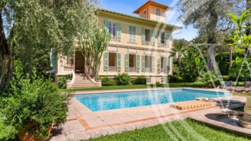 A Timeless Belle Époque Villa in Private Domain Just Steps from Passable Beach