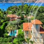 A Timeless Belle Époque Villa in Private Domain Just Steps from Passable Beach – Gallery 2