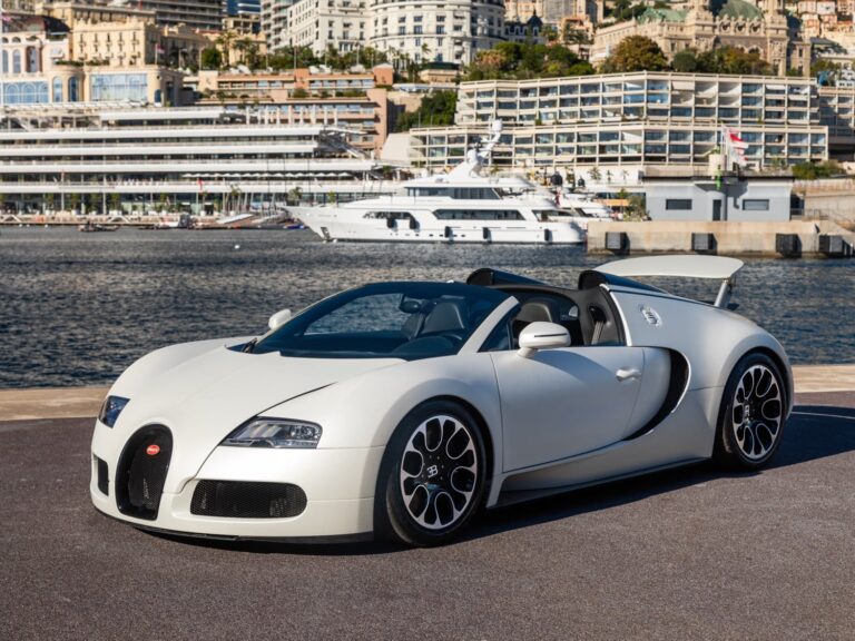 BUGATTI VEYRON GRAND SPORT SANG BLANC
Price: €2,19..