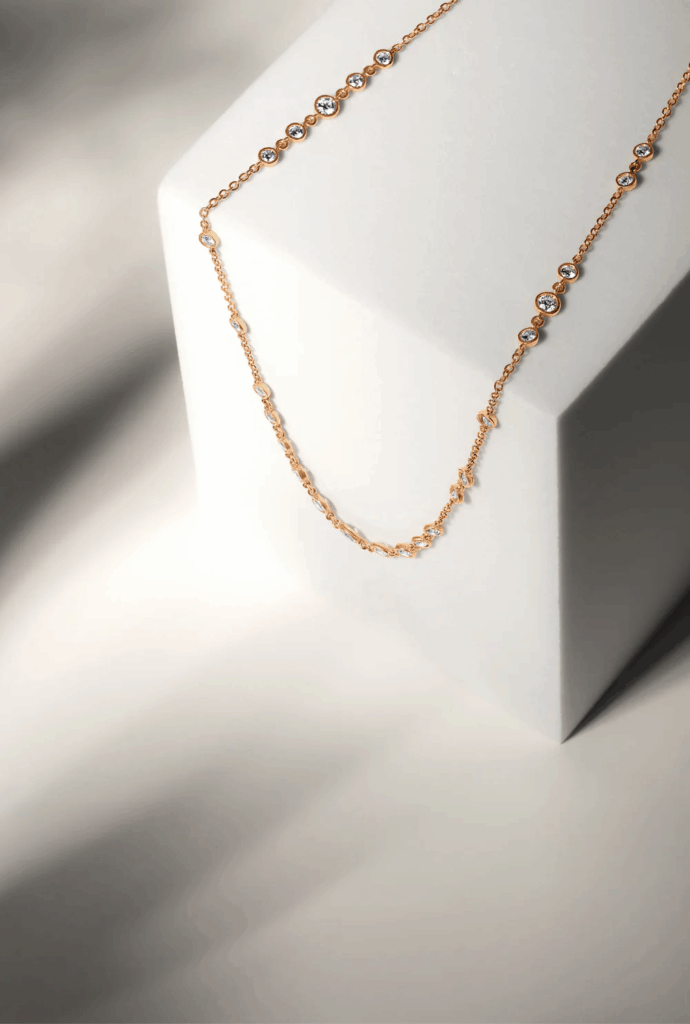 Rose Gold Diamond Chain Necklace

Crafted in 18K r..