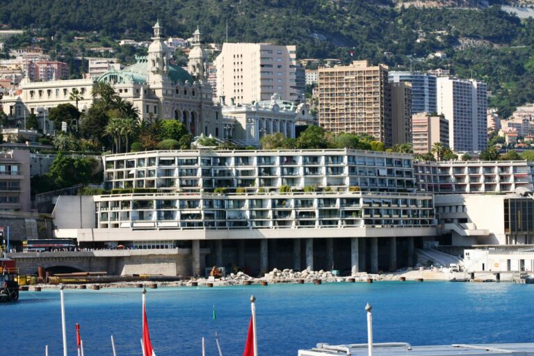 FOR SALE – CARRÉ D’OR – ONE-BEDROOM APARTMENT CLOS..