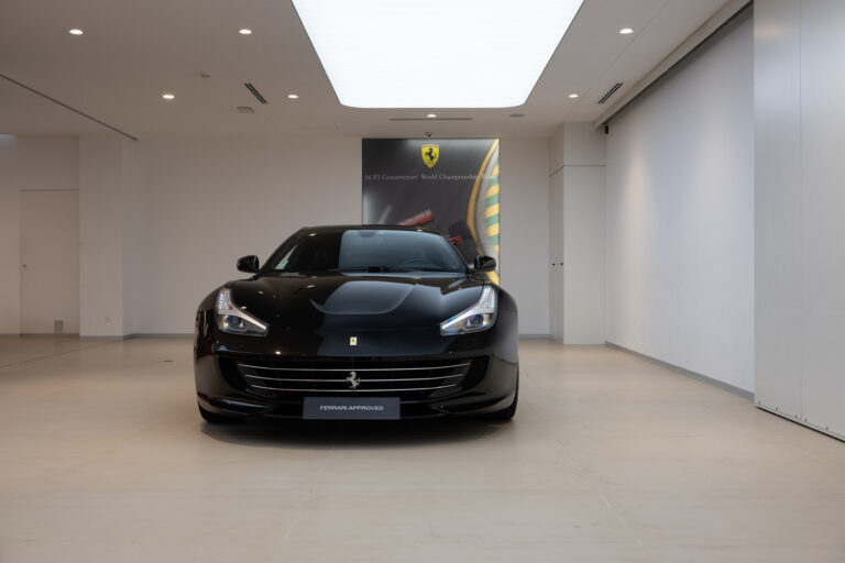 FERRARI GTC4LUSSO – SCUDERIA MONTE-CARLO
Price: €2..