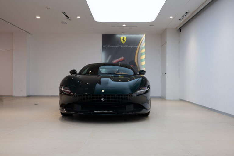 FERRARI ROMA – SCUDERIA MONTE-CARLO
Price: €269,00..