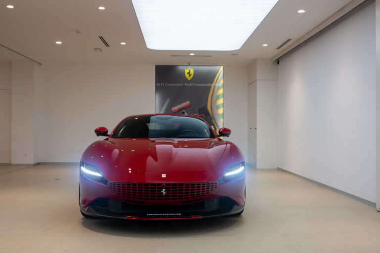 FERRARI ROMA – SCUDERIA MONTE-CARLO
Price: €229,00..