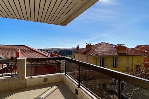 FOR SALE – MONEGHETTI – 5-ROOM FAMILY APARTMENT – ..