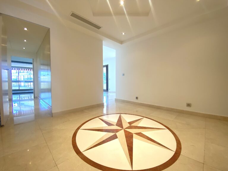FOR RENT – CARRÉ D’OR – PARK PALACE – 3-BEDROOM FA..