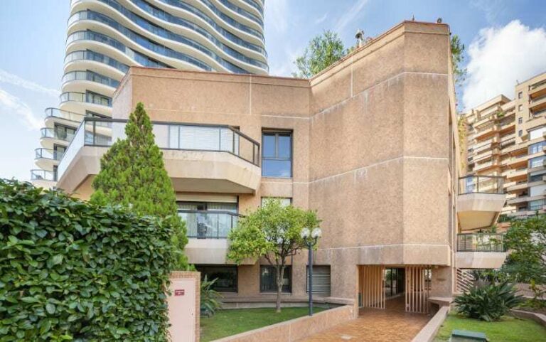 FOR RENT – LA ROUSSE/SAINT ROMAN – MONTE CARLO SUN..