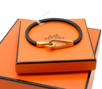 FOR SALE – HERMÈS LEATHER BRACELET

Price: €295
Re..