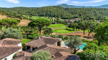 SOLE AGENT – Experience the extraordinary at the heart of the private Golf Country Club Estate of Gassin