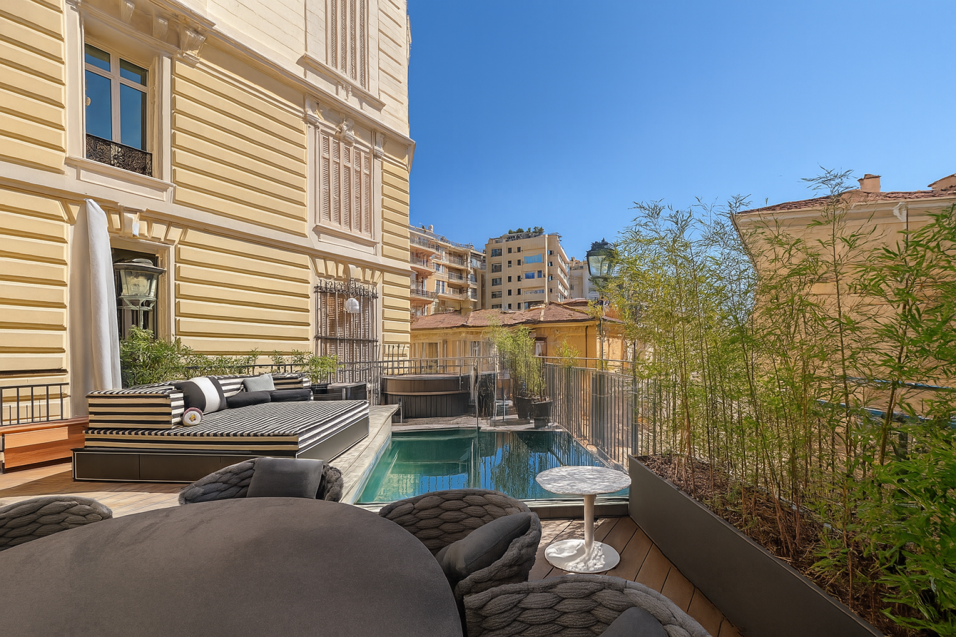 FOR RENT – LARVOTTO – SUPERB DUPLEX IN VILLA JOSEP..