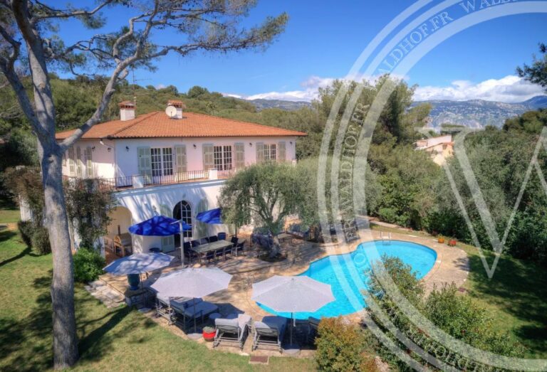 Luxury Villa for Sale in Saint-Jean-Cap-Ferrat – Exceptional Property with Swimming Pool and Mediterranean Garden