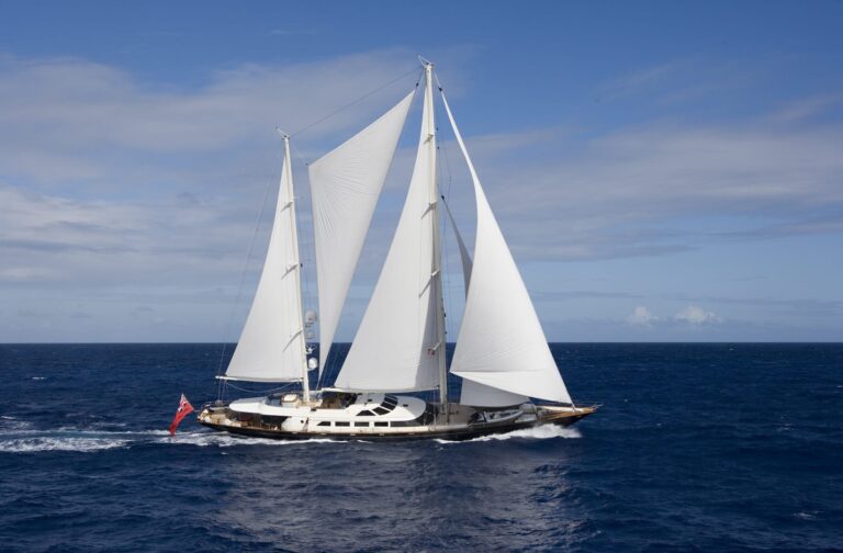 Yacht Charter – S/Y ANTARA
Builder: Perini Navi
Le..
