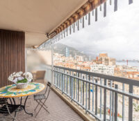 FOR SALE – MONTE-CARLO – LARGE STUDIO WITH SLEEPIN..
