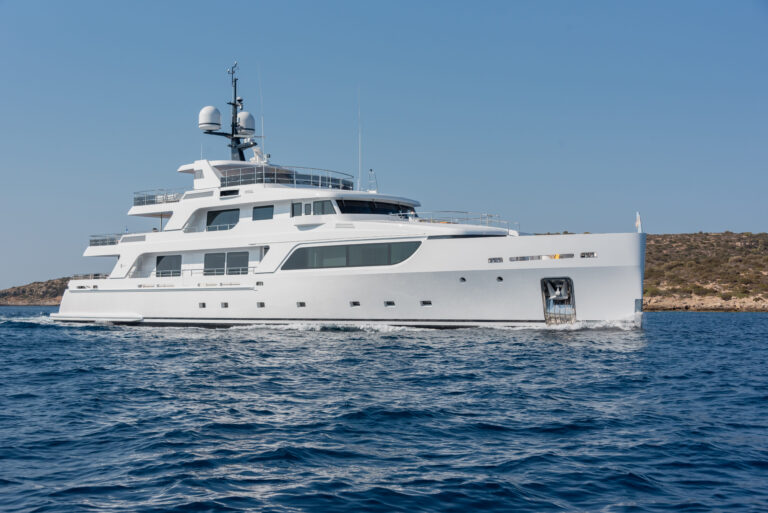 YACHT CHARTER – M/Y BOJI
Builder: Codecasa
Length:..