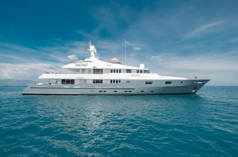 YACHT CHARTER – M/Y MOSAIQUEBuilder: ProteksanLe..