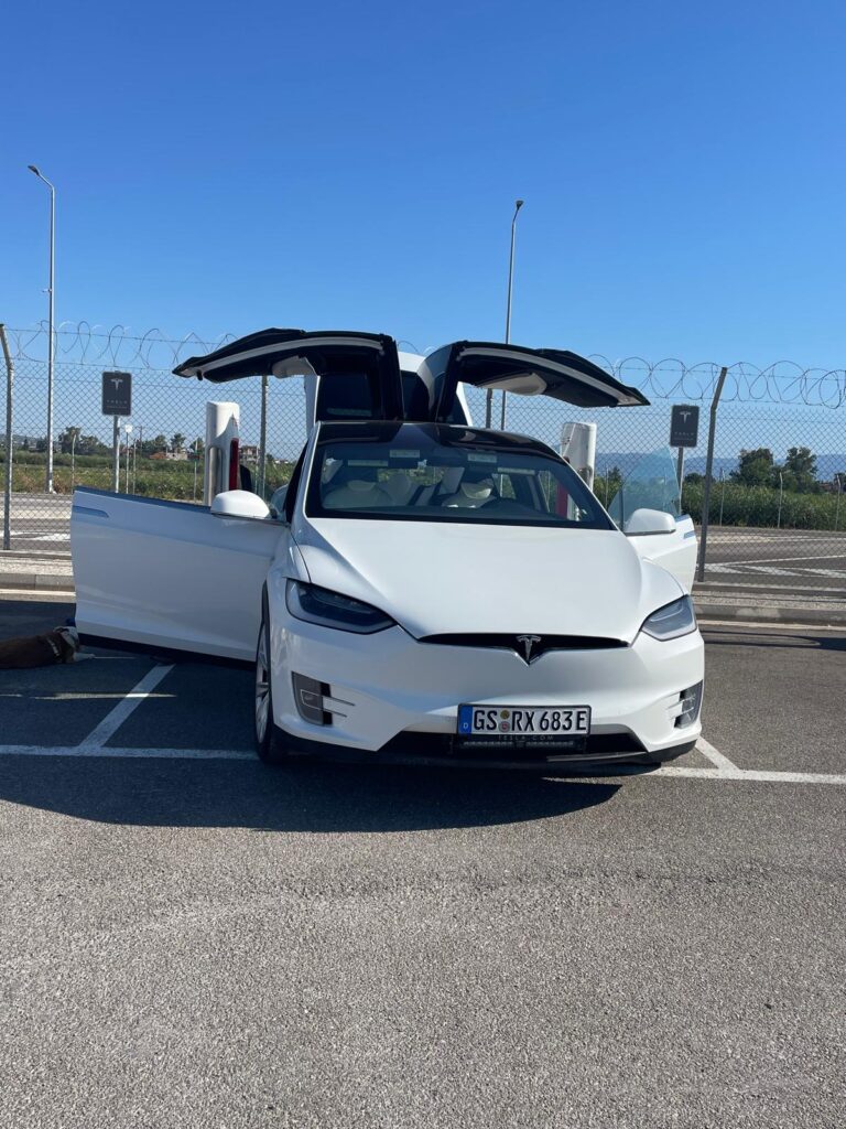 FR/EN/DE
Tesla Model X 75D Premium – Élégance, Tec..