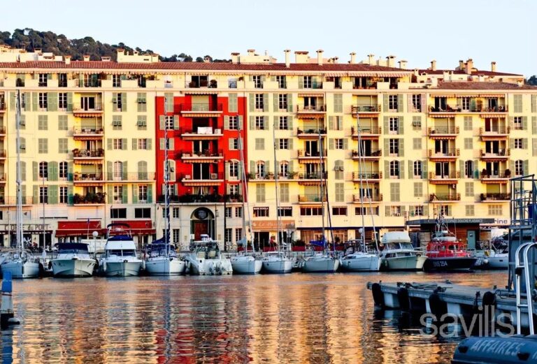 Sole agent – Top floor with sea view