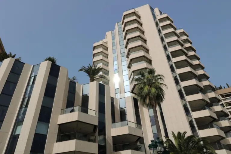 FOR RENT – CARRÉ D’OR – EXCEPTIONAL 5-BEDROOM TRIPLEX PENTHOUSE