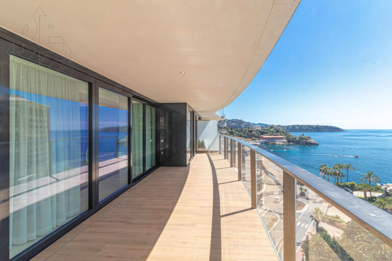 FOR SALE / FOR RENT – LARVOTTO – EXCEPTIONAL 5-BEDROOM IN BAY HOUSE