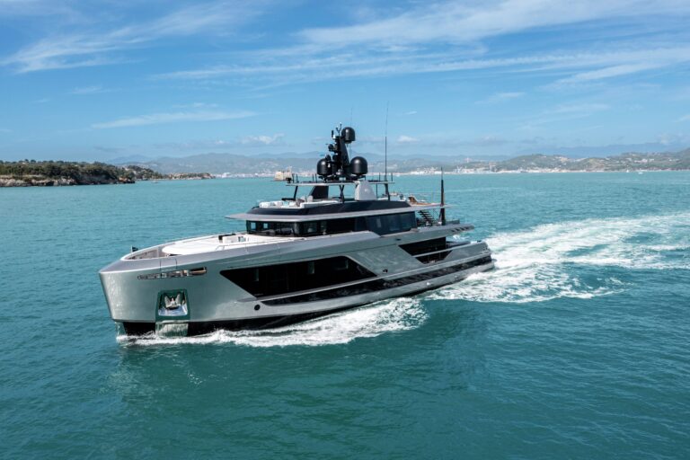 YACHT CHARTER – M/Y ENTERPRISE
Builder: Baglietto
..