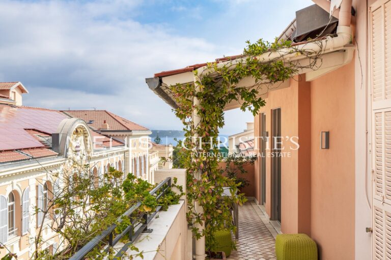 FOR SALE – MONACO-VILLE – RARE 5-BEDROOM RESIDENCE WITH SEA VIEW
