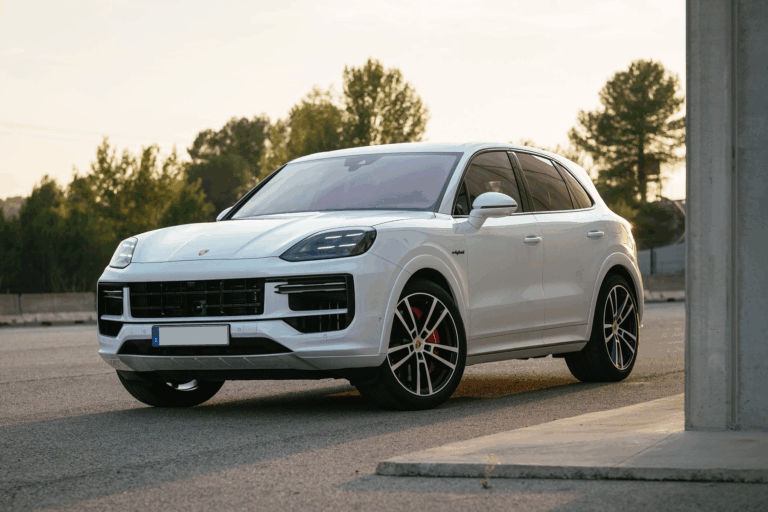 PORSCHE CAYENNE TURBO RENTAL

The Porsche Cayenne ..