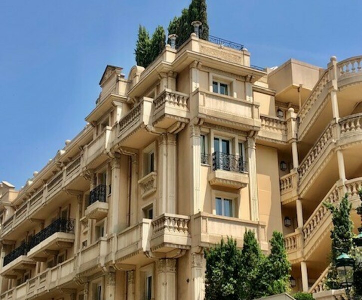 FOR RENT – CARRÉ D’OR – 6/7 ROOMS APARTMENT – LE METROPOLE