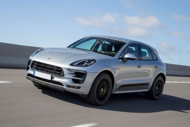 PORSCHE MACAN GTS RENTAL

The Porsche Macan GTS is..